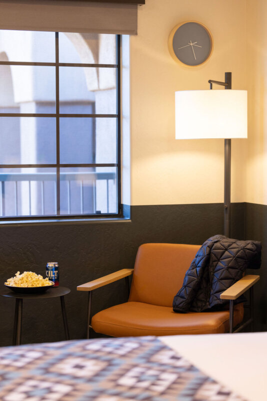 Guestroom Sitting Area