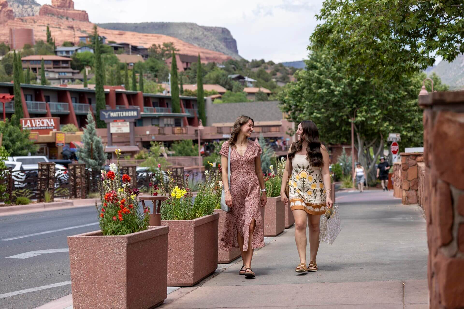 Women shopping in Uptown Sedona